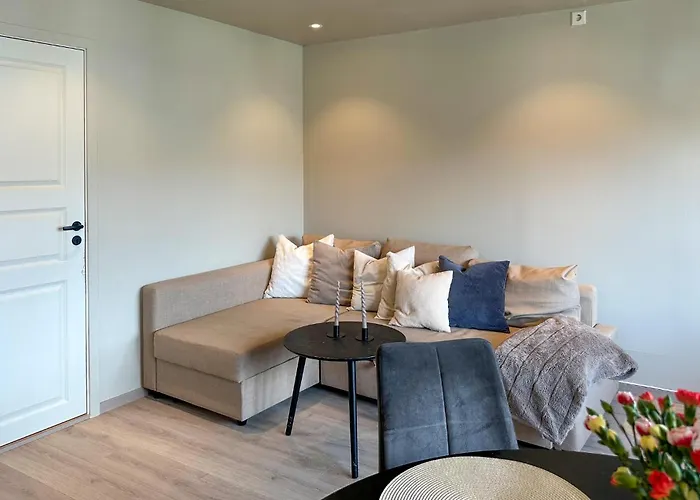 2 Bedroom Cozy In Laksevag *