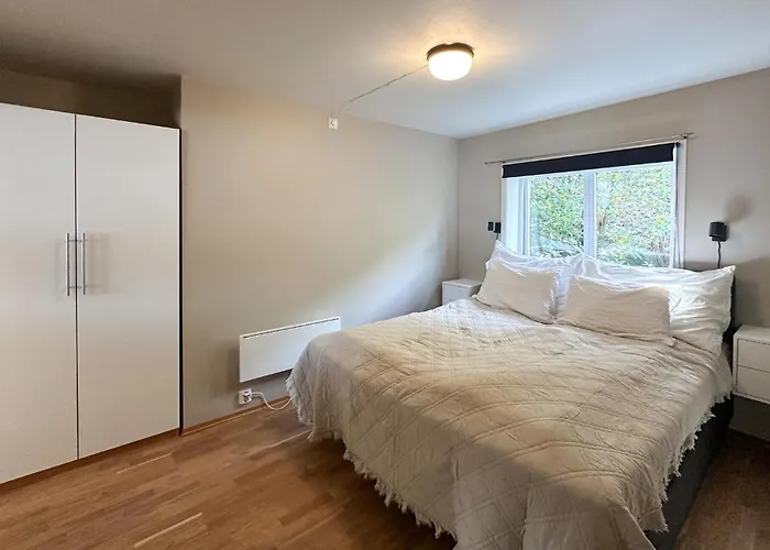 2 Bedroom Cozy In Laksevag Apartman *