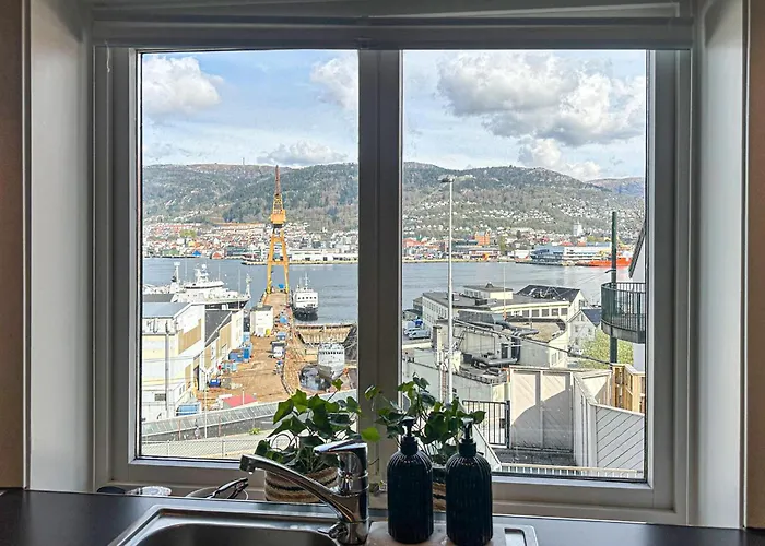 2 Bedroom Cozy In Laksevag Apartman