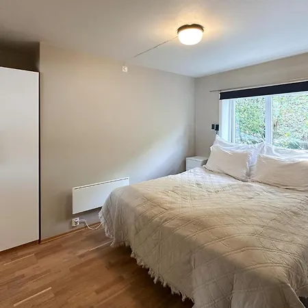 2 Bedroom Cozy In Laksevag شقة *